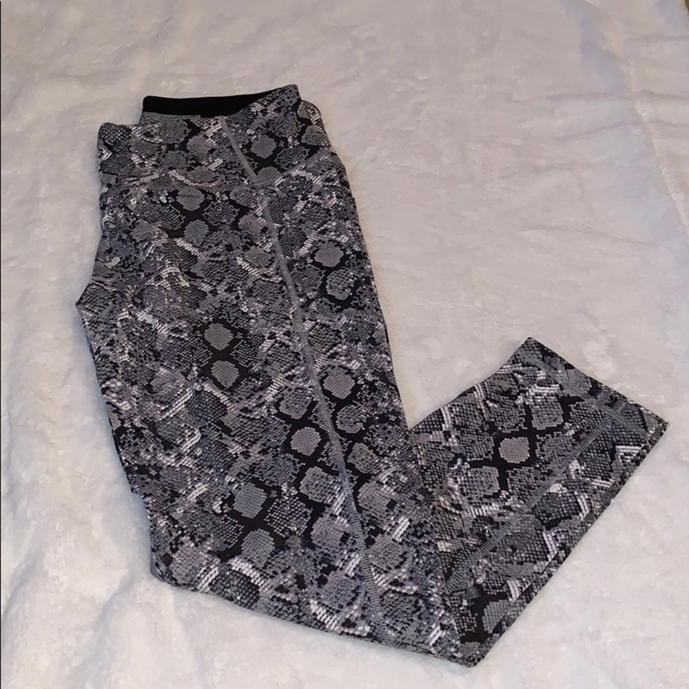 Victoria’s Secret sport leggings